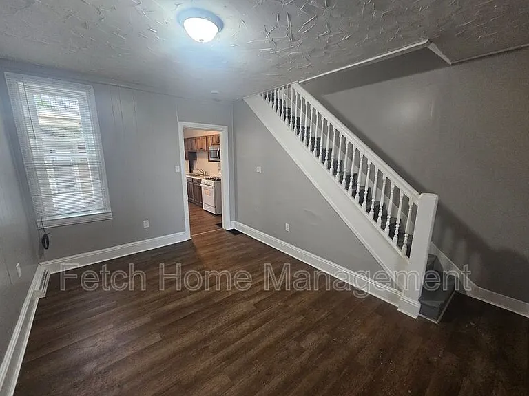 826 Wallace St — Photo 4