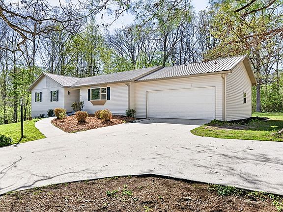 3rd image of 54 Peterson Ln