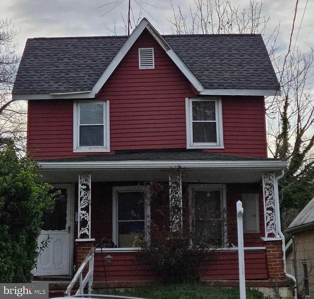319 N Liberty St photo 1