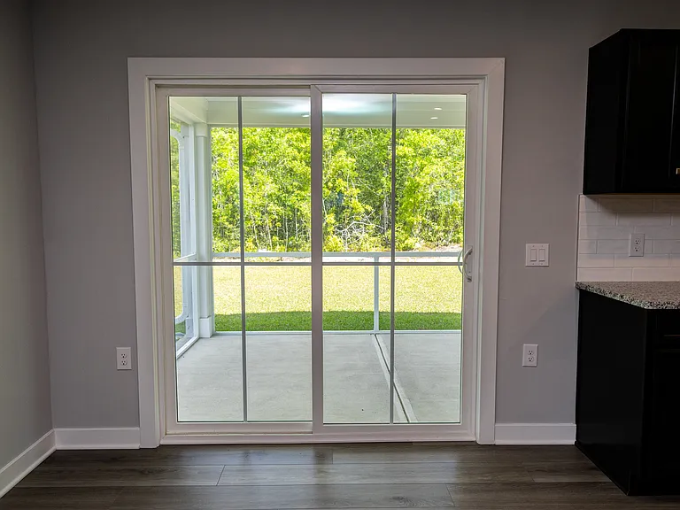3093 Edgehill Dr — Photo 43