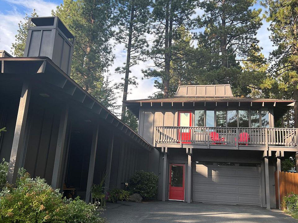 Studio above garage with deck