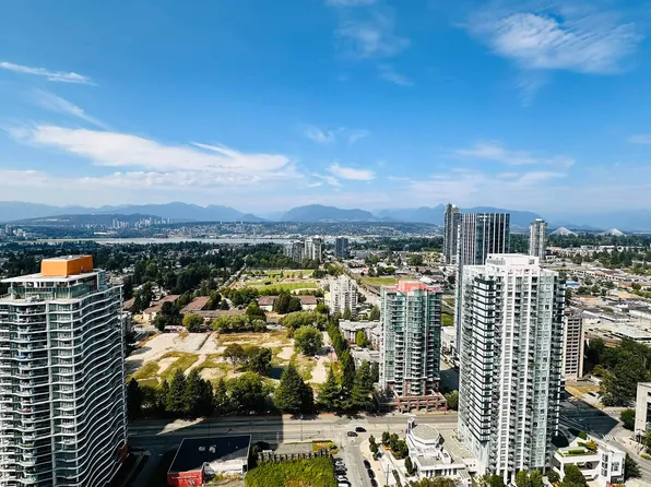 13350 Central Ave #3402, Surrey, BC V3T 0M3