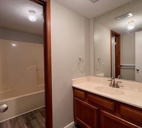 5th image of 1023 NE Lindsay Ave APT B