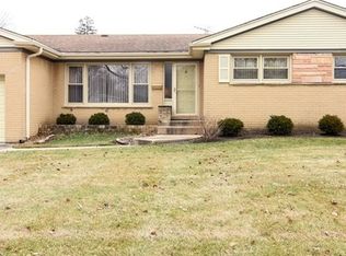 811 S Owen St, Mount Prospect, IL 60056