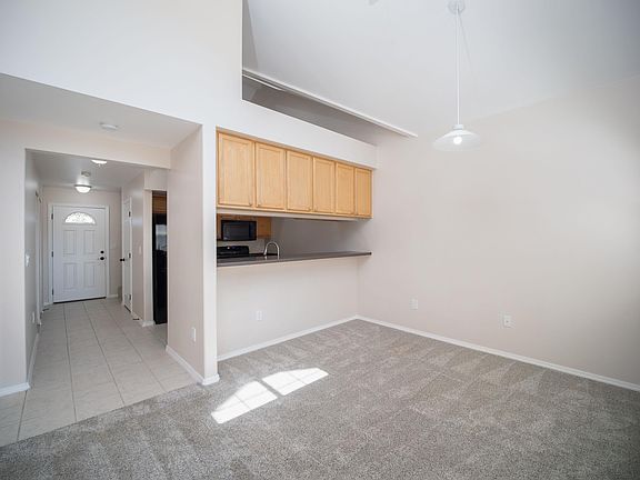 4th image of 13 Halili Ln APT 13C