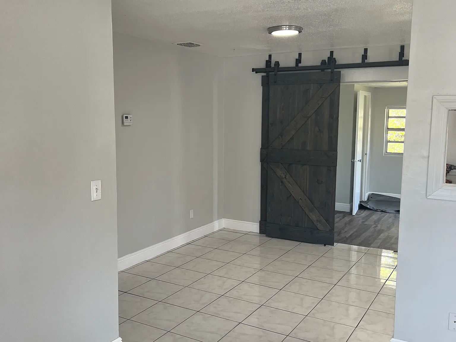 4 bed, 1.5 bath, 1296 sqft, $1,995 — Photo 2