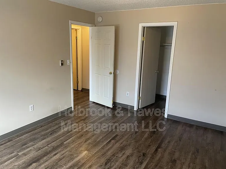 1209 W Plum St — Photo 26
