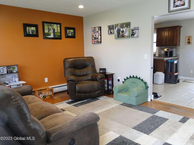2nd image of 1351 Lilac Street