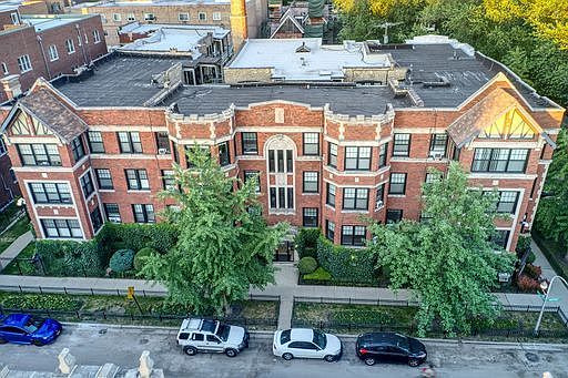 1st image of 1060 W Glenlake Ave #2