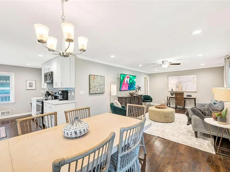 1376 Sandtown Rd SW — Photo 8