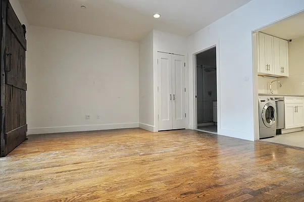 Rented by REAL New York | media 20