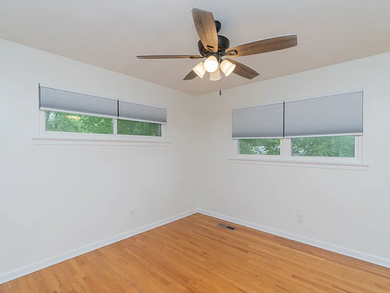 1621 Fernwood Cir — Photo 17
