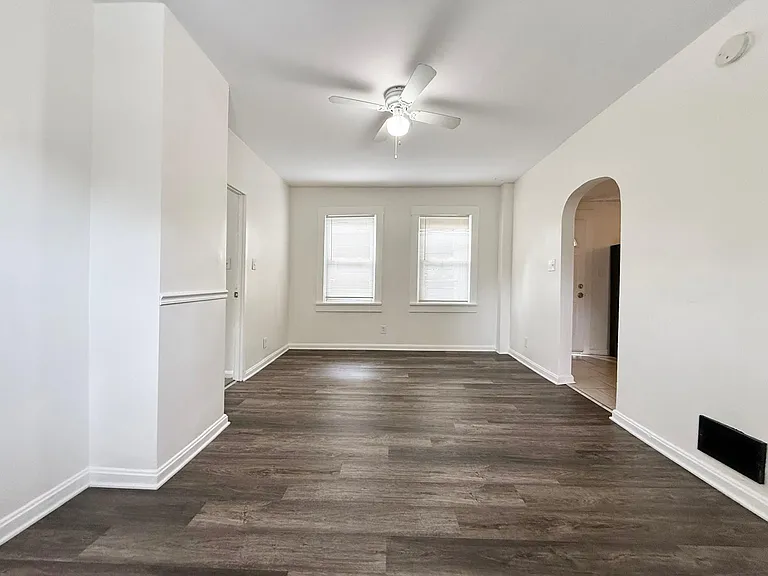 1872 W 44th St #2 — Photo 21