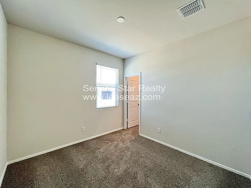 4 bed, 2.0 bath, 1711 sqft, $1,999 — Photo 4