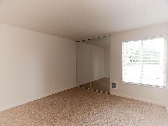 1bd/1ba - Bedroom