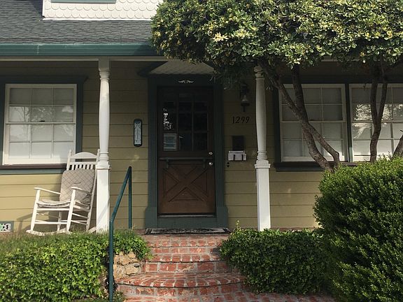 Another entry picture of 1299 Shakespeare Drive. The most wonderful home.