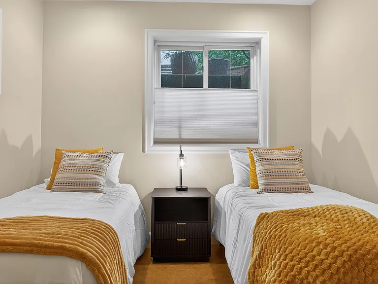 2028 NE Alameda Dr — Photo 15