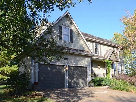 5th image of 923 N Cedarcrest Dr