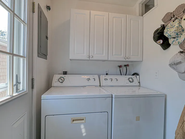 7000 Winchester Ave — Photo 32