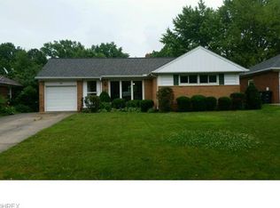 1211 Blanchester Rd, Lyndhurst, OH 44124