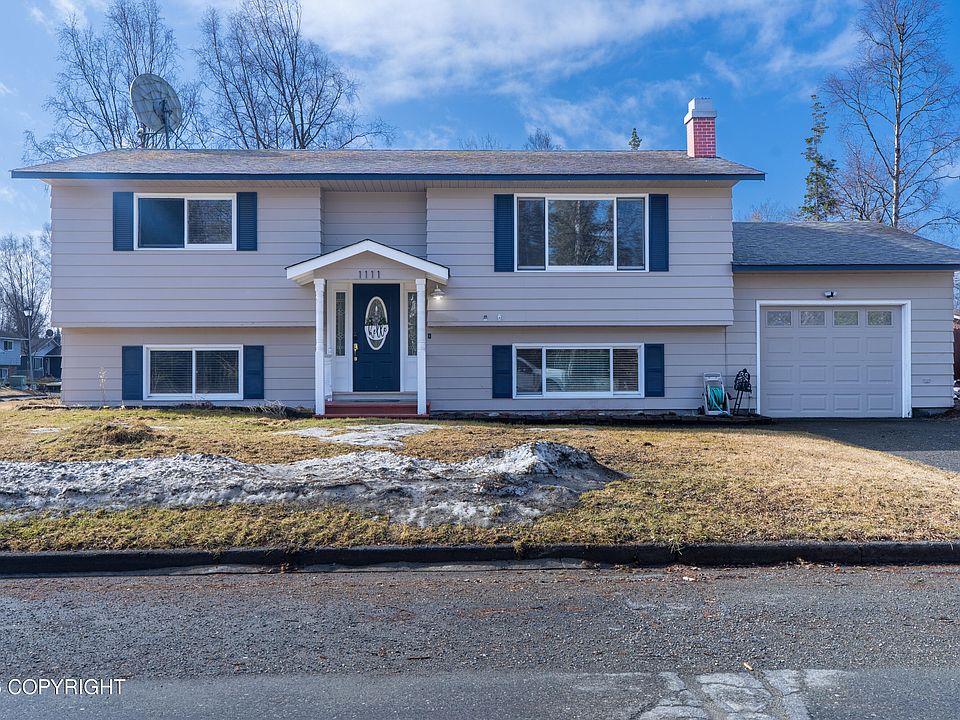 1st image of 1111 Larch Ave
