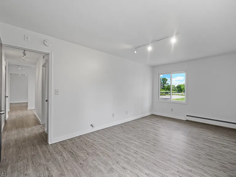 6200 Golden Valley Rd — Photo 7