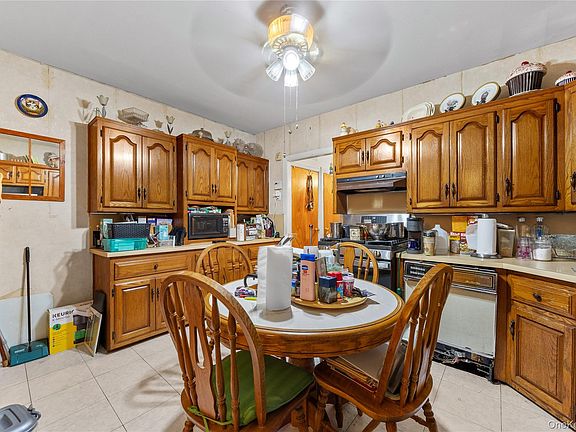 4th image of 8118 7th Avenue