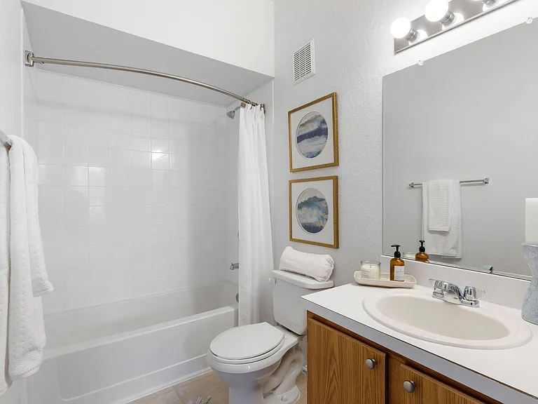 Woodmere Apartments Of Venice — Photo 8