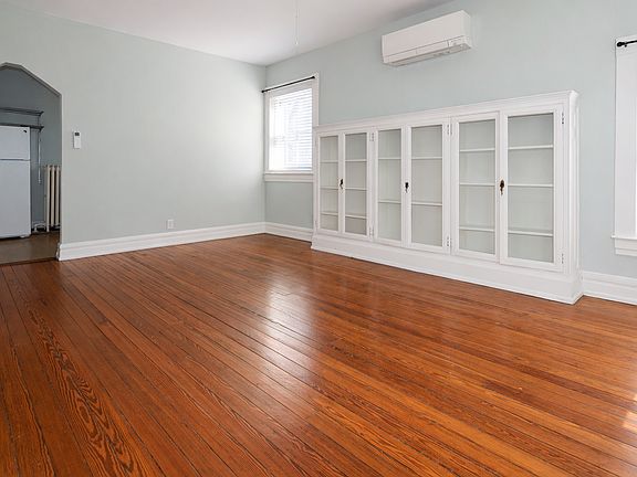 3rd image of 1459 Saint James Ct APT 6
