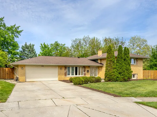 8610 Orchard Dr, Hickory Hills, IL 60457