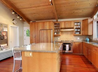 7960 SE 70th St, Mercer Island, WA 98040