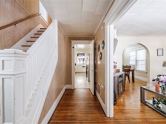 3rd image of 1074 Exchange St