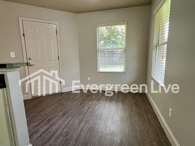 111 Willow Gardens Ct — Photo 8