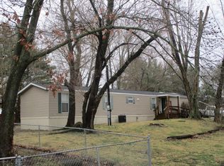 413 Saint George St, Benton, IL 62812