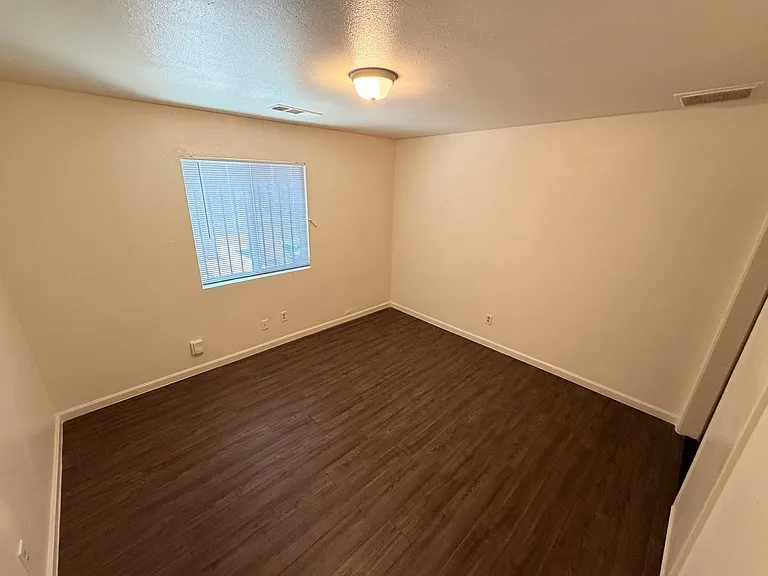 246 W Belleview Ave — Photo 11