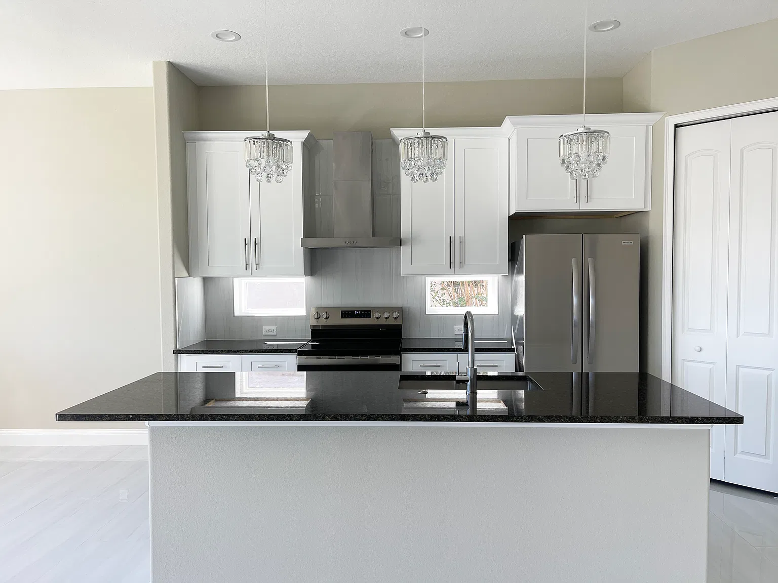 3 bed, 2000 sqft, $3,500 — Photo 3