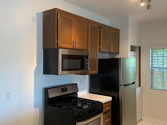 3rd image of 11806 Venice Blvd APT 208