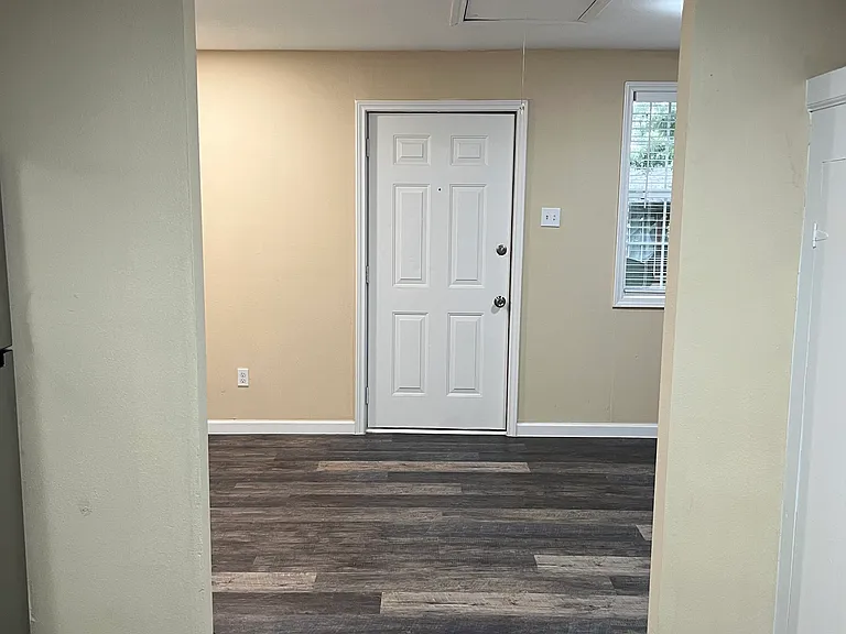 703 Lloyd St #2 — Photo 4