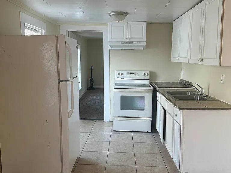 407 Moir St #5 — Photo 8