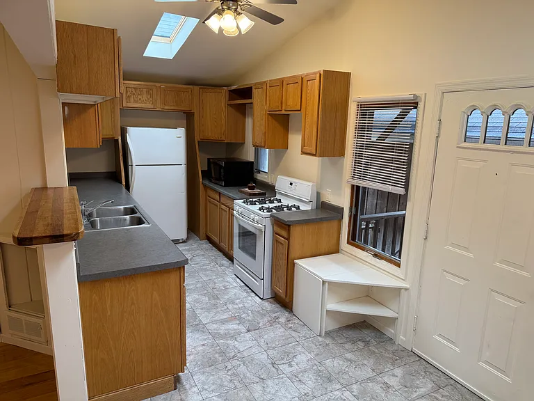 2835 Hoard St #1 — Photo 18