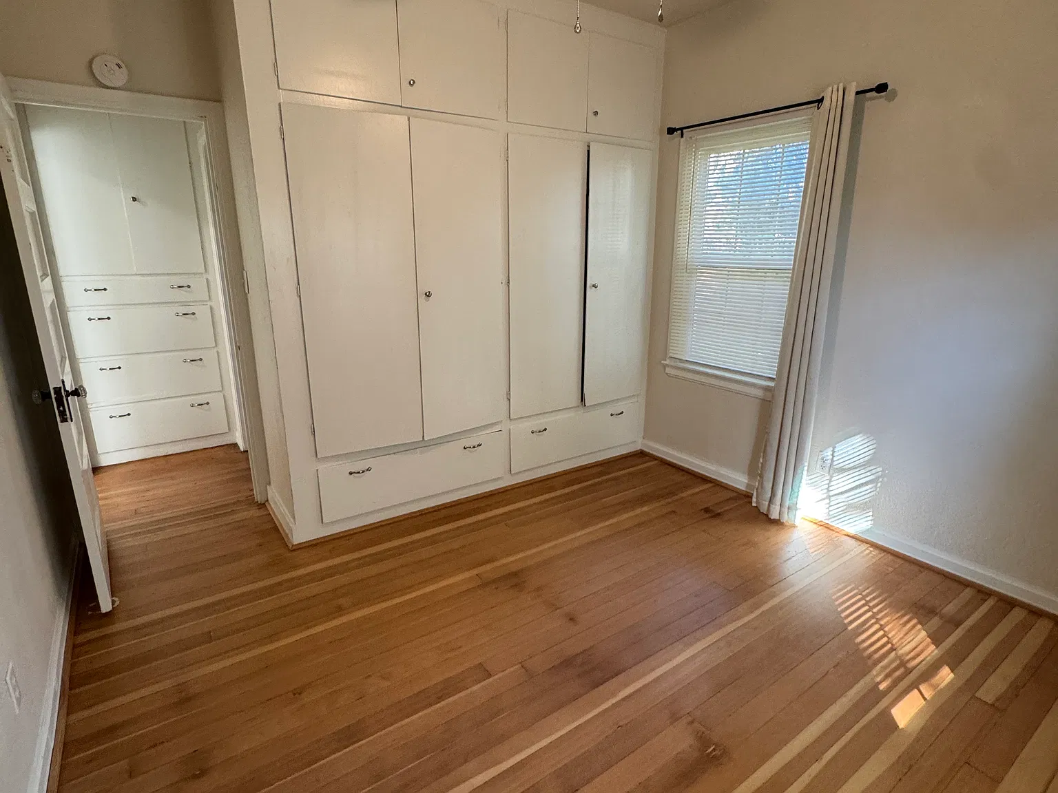 1000 W Ofarrell St — Photo 3