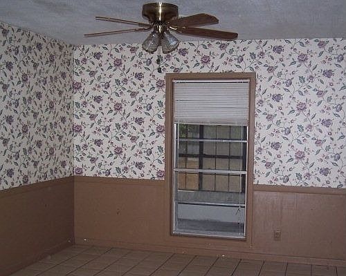 3rd image of 2207 S Whitehouse Cir
