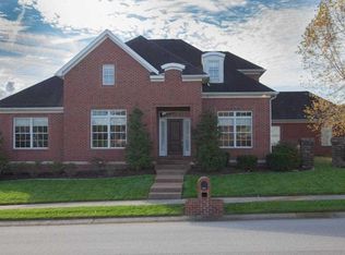 5611 Essex Dr, Newburgh, IN 47630