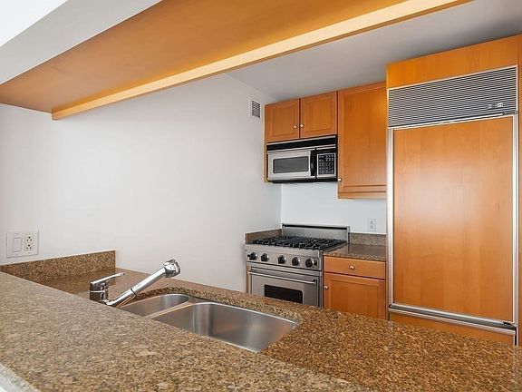 4th image of 1 Avery St APT 14C