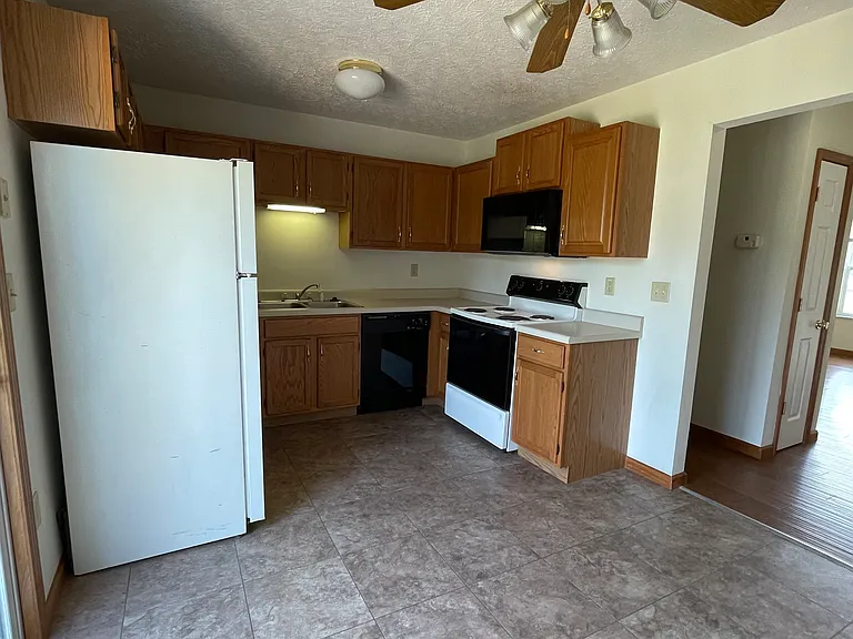 720 Johnson Hill Rd #720 — Photo 4