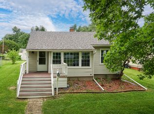 103 S Portland Pl, Clinton, IL 61727