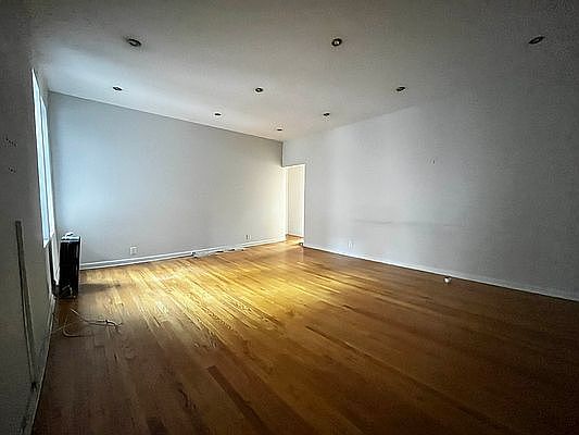 4th image of 267 Lincoln Pl #4A