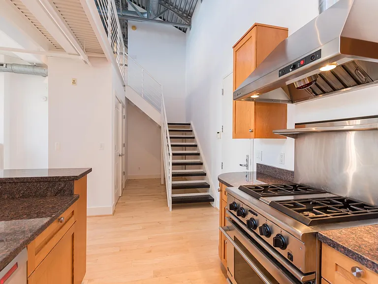 2328 Champlain St NW — Photo 24
