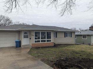 901 Loretta Ave, Waterloo, IA 50702