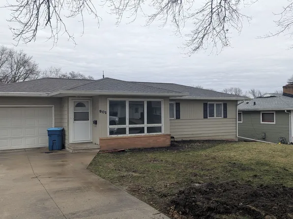 901 Loretta Ave, Waterloo, IA 50702